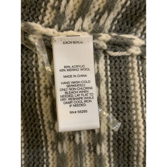 Express Cardigan Womens Small Petite Snowflake Isle Pattern Merino Wool Sweater - Picture 9 of 10